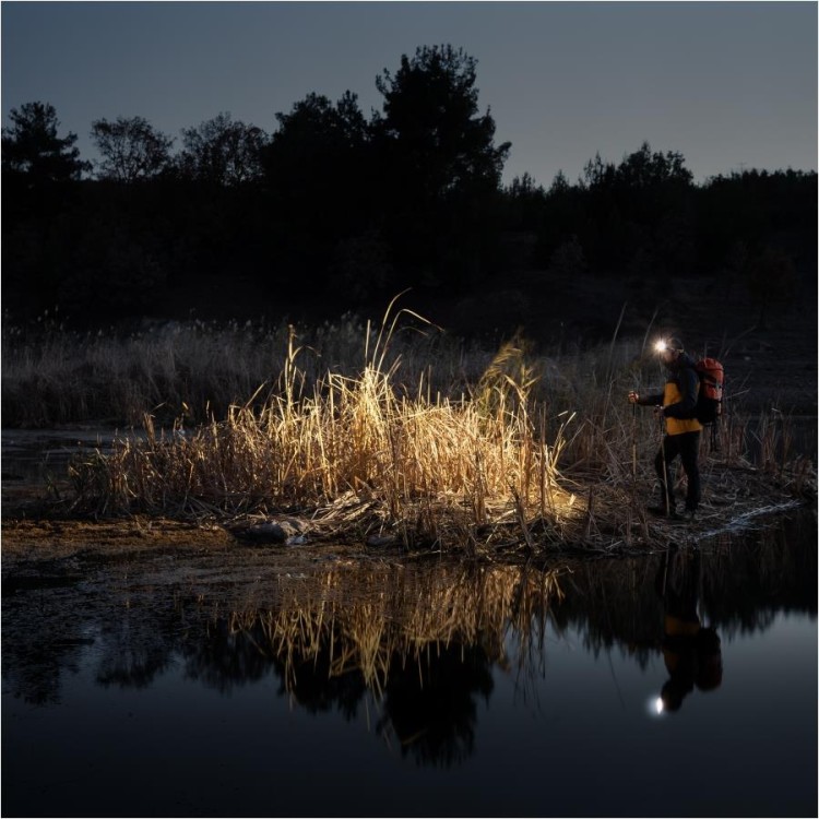 Latarka diodowa Fenix HP16R 1700 lm - czołówka-227114