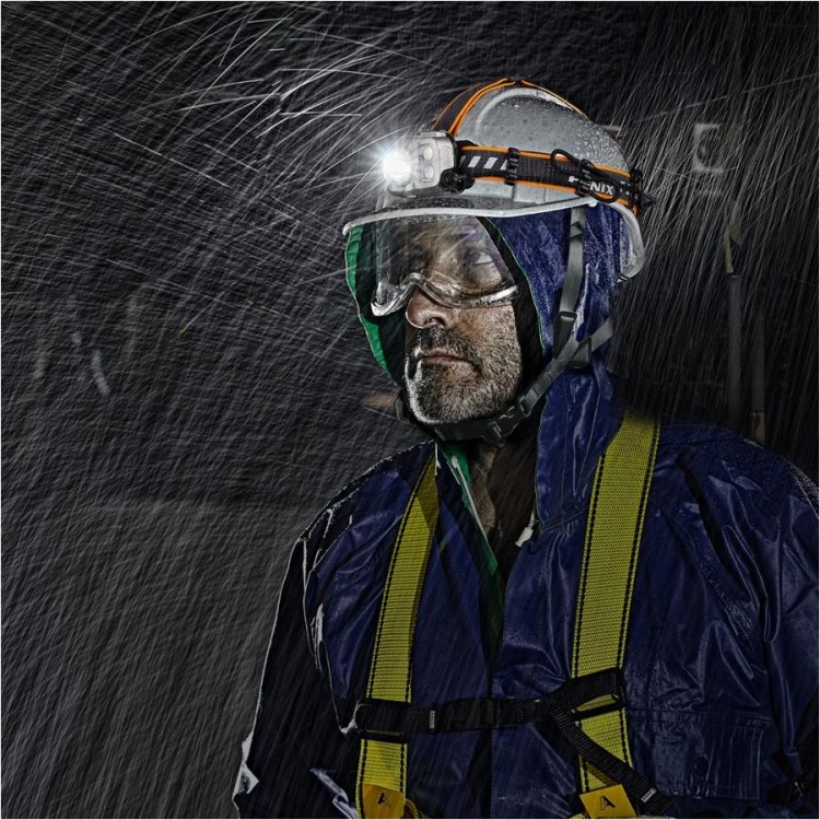 Latarka diodowa Fenix HP16R 1700 lm - czołówka-227119