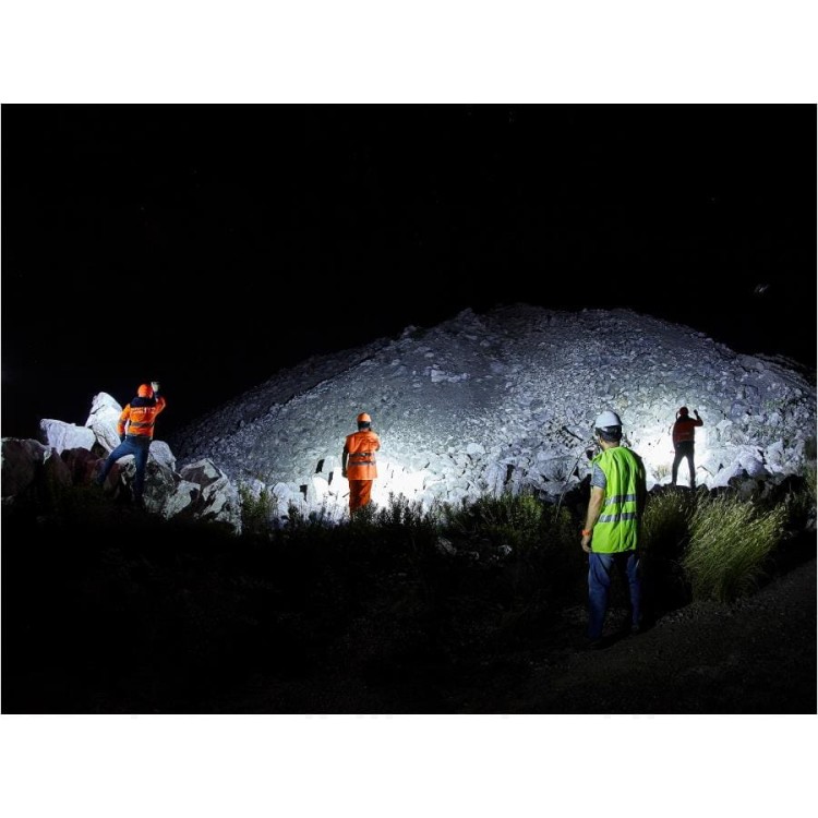 Latarka diodowa Fenix LR35R 10 000 lm-228444