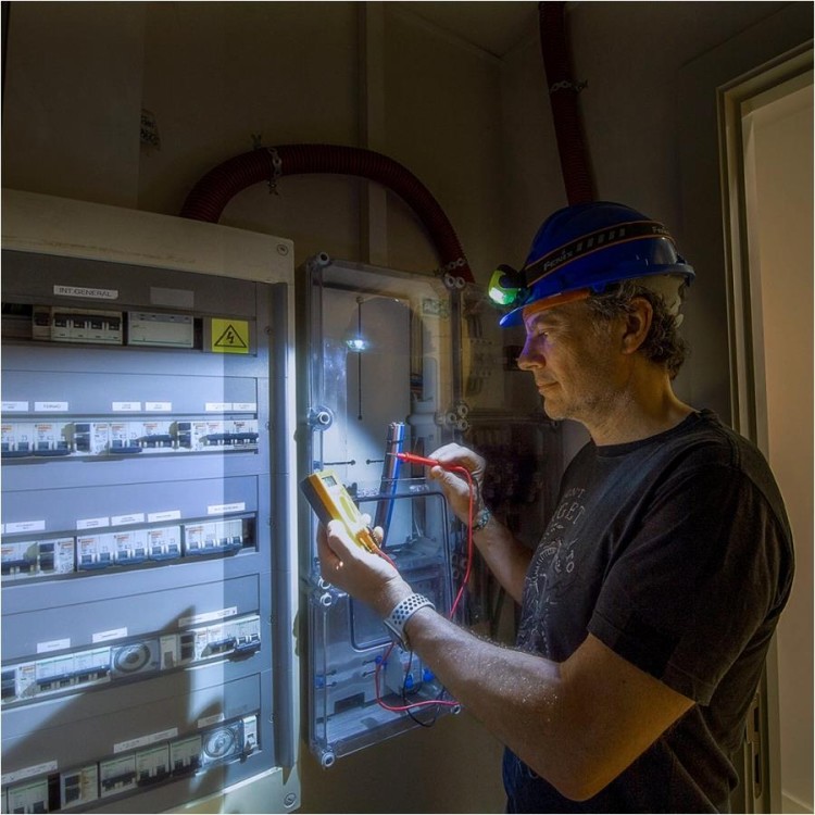 Latarka diodowa Fenix WH23R 600 lm czołówka USB-C-229785