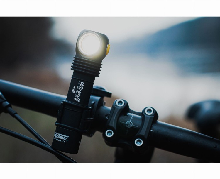 Montaż latarki do roweru Armytek ABM-01 uchwyt rowerowy-230756