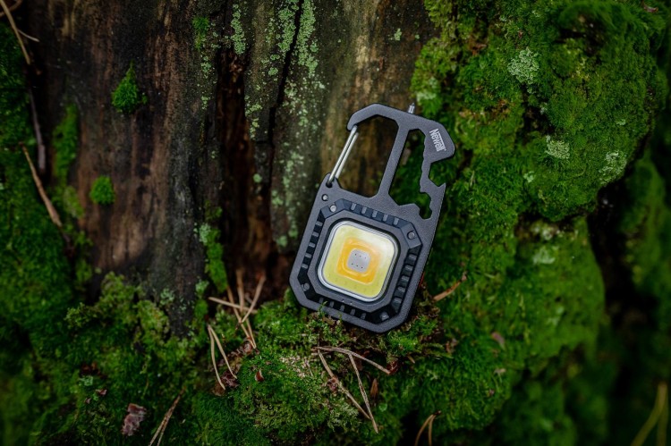 Lampka latarka Newell Lunar Multitool karabińczyk statyw czerwony LED USB-C-232212