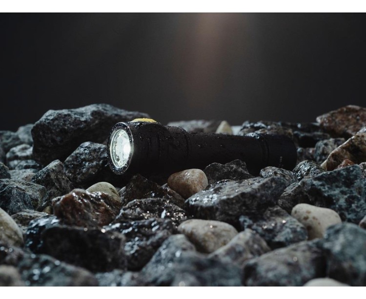 Latarka ArmyTek Prime C2 PRO warm Magnet USB 930lm-232881
