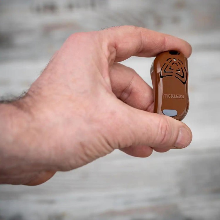 Ultradźwiękowy odstraszacz kleszczy - repelent Tickless Military - dla ludzi - Brown-236535