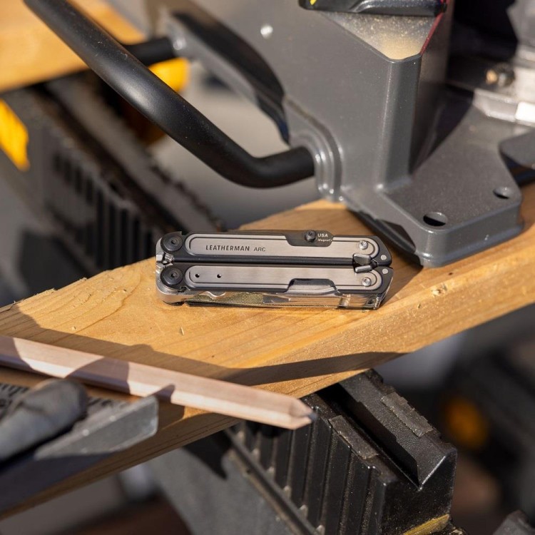 Multitool Leatherman ARC z nożem ze stali CMP kabura i bity-231633