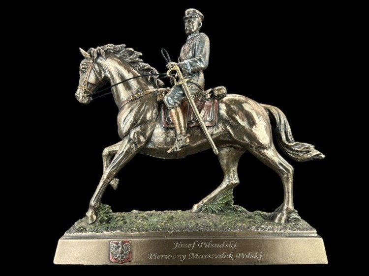 Ekskluzywna rzeźba figurka Józef Piłsudski 28,0 cm-237886