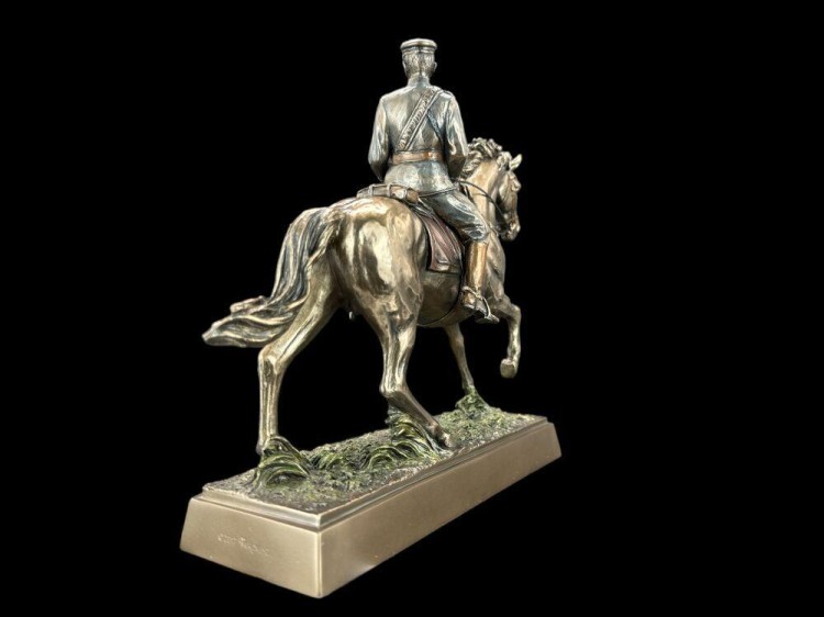 Ekskluzywna rzeźba figurka Józef Piłsudski 28,0 cm-237892
