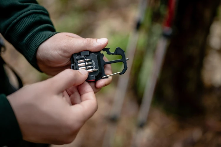 Lampka latarka Newell Lunar Multitool karabińczyk -232200