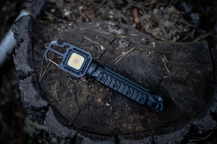 Lampka latarka Newell Lunar Multitool karabińczyk -232216