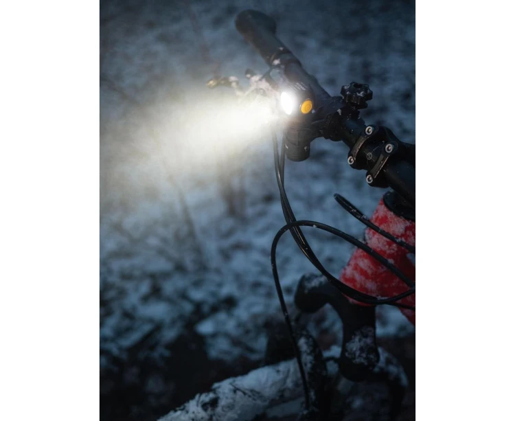 Latarka czołowa ArmyTek Wizard C1 Pro White Magnet-232894