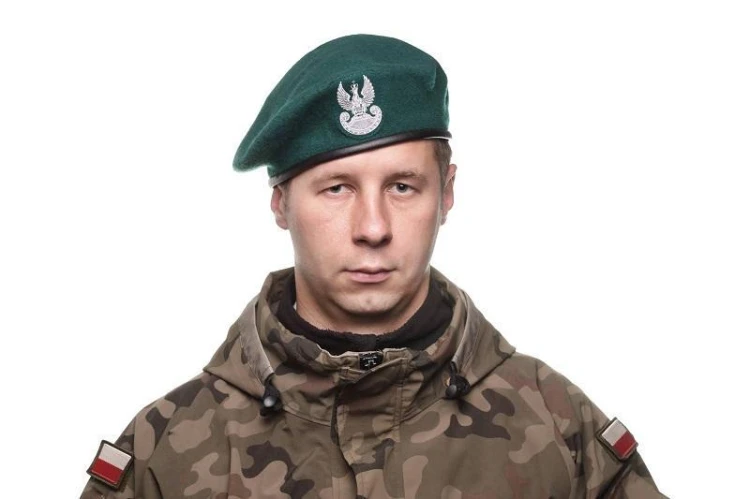 Beret tłoczony wojskowy zielony z orzełkiem-220437