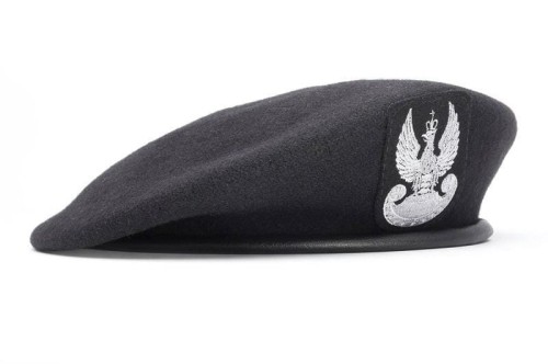 Beret tłoczony wojskowy czarny z orzełkiem-220442